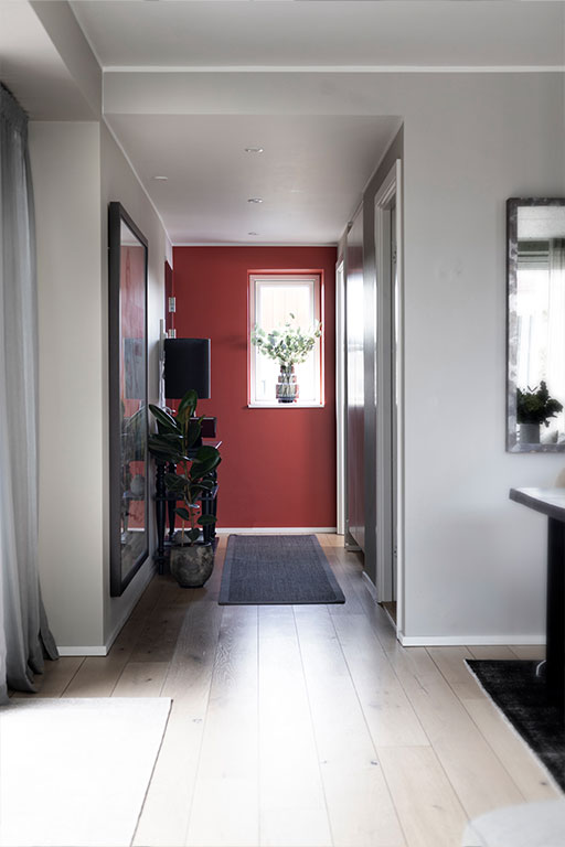 Efter-billede af entré i Nordhavn med nordisk design og funktionel indretning – Galleri af indretningsprojekter.