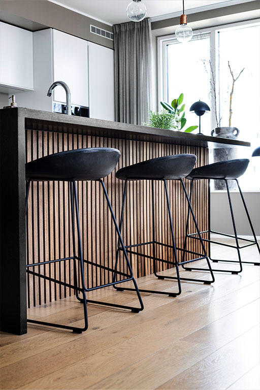 Efter-billede af køkken i Nordhavn med minimalistisk nordisk design – Galleri af indretningsprojekter.