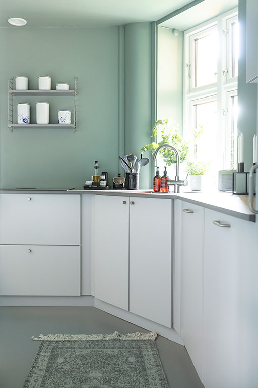 Efter-billede af køkken på Frederiksberg i moderne design efter omfattende renovering – Galleri af indretningsprojekter.