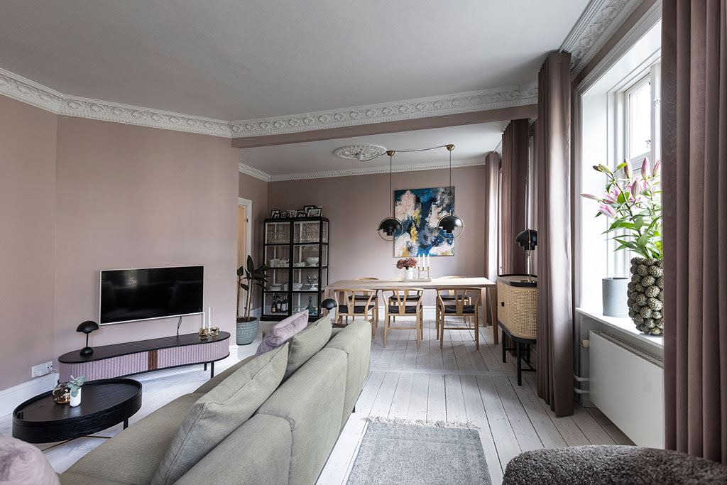  Efter-billede: Stue på Frederiksberg med nordisk design efter stor renovering – Galleri 