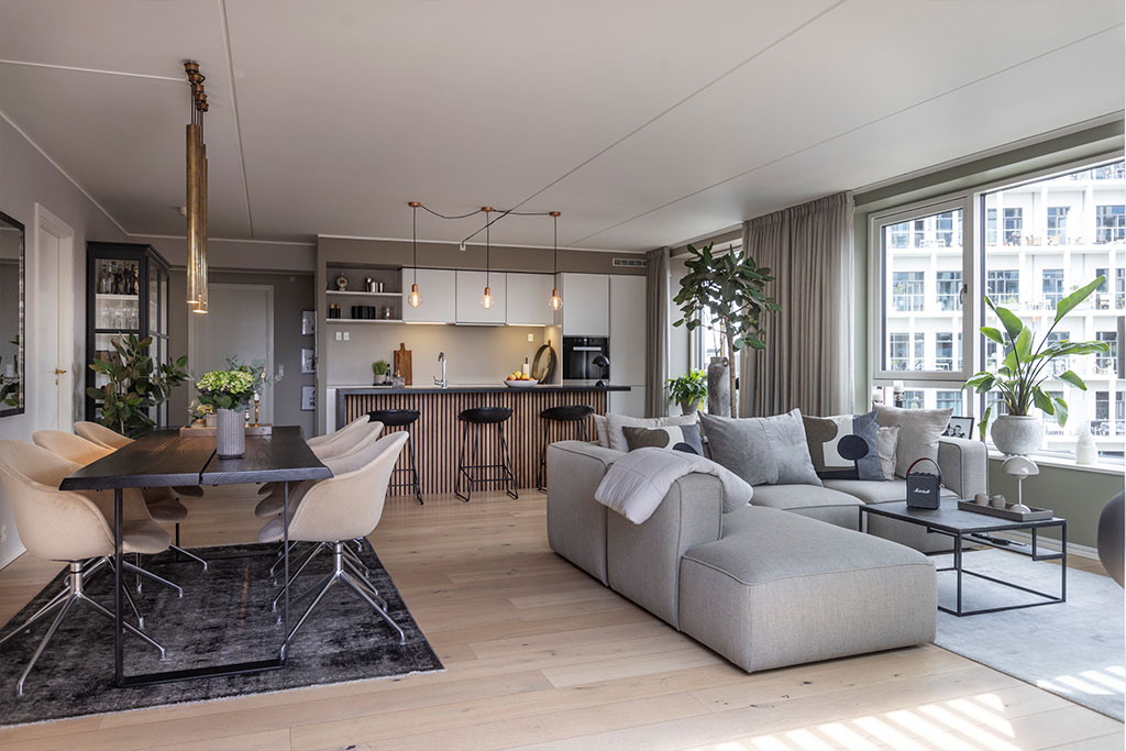 Efter-billede af spisestue i Nordhavn med nordisk design og naturlige materialer – Galleri af indretningsprojekter.